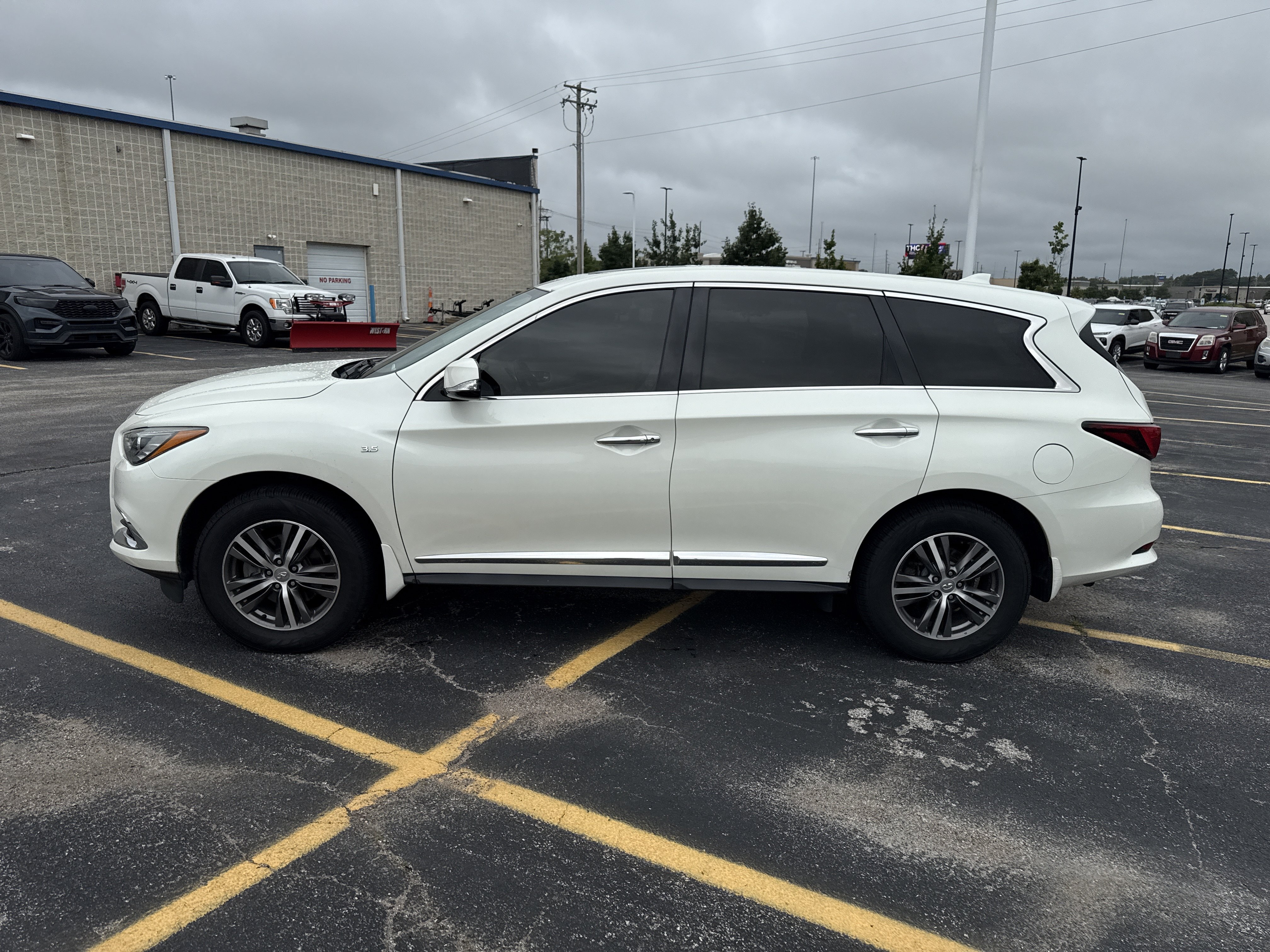 Used 2020 INFINITI QX60 Pure AWD/4WD image 3