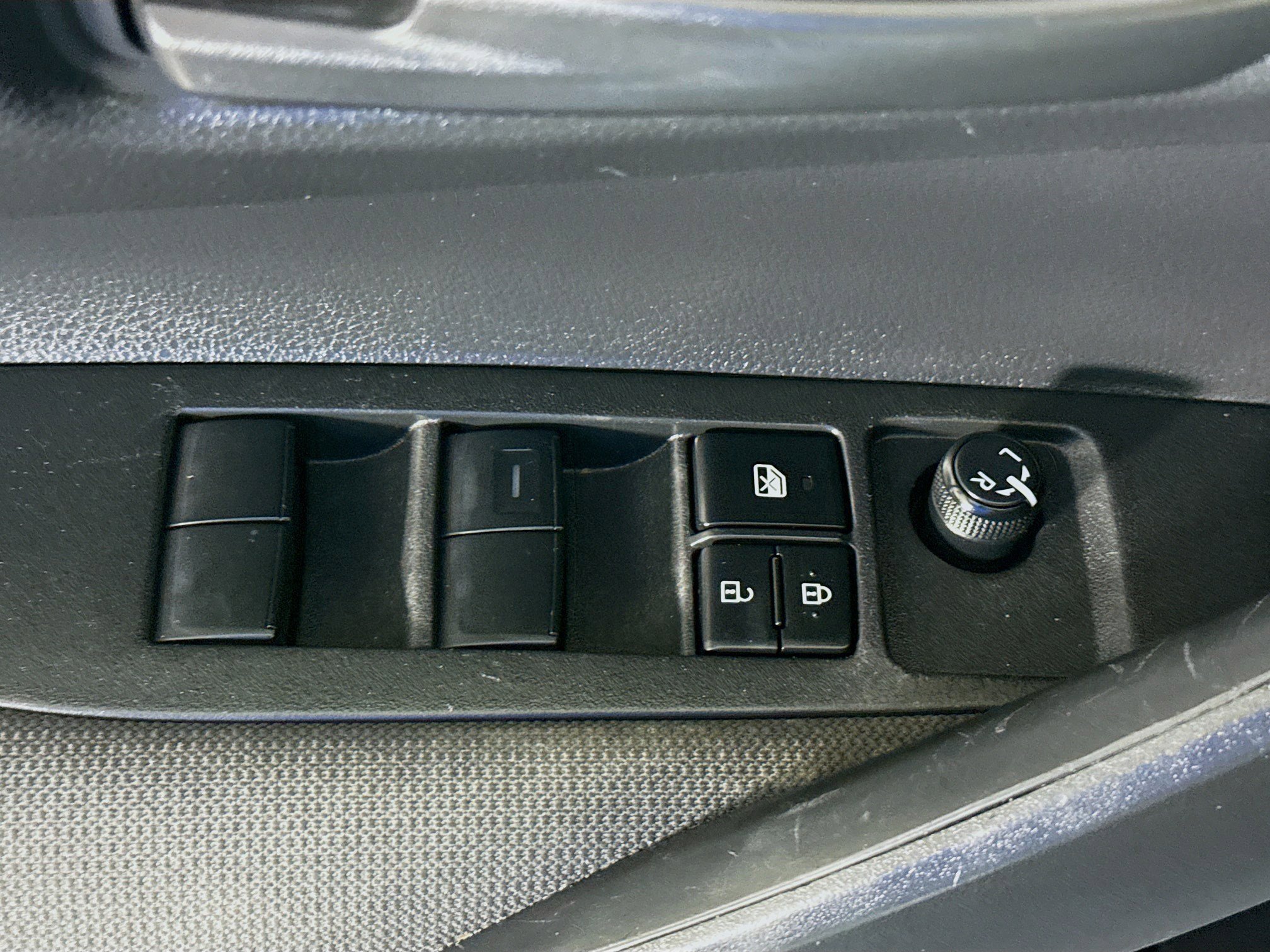 Used 2022 Toyota Corolla LE FWD image 23