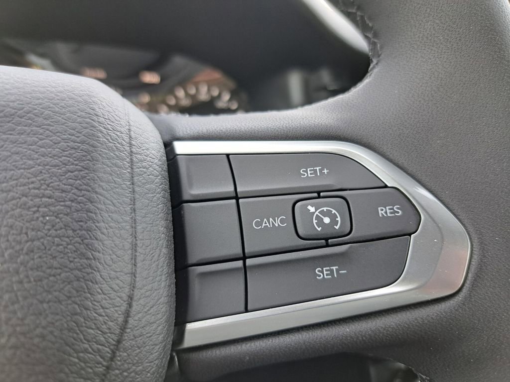 New 2026 Jeep Compass Latitude image 14