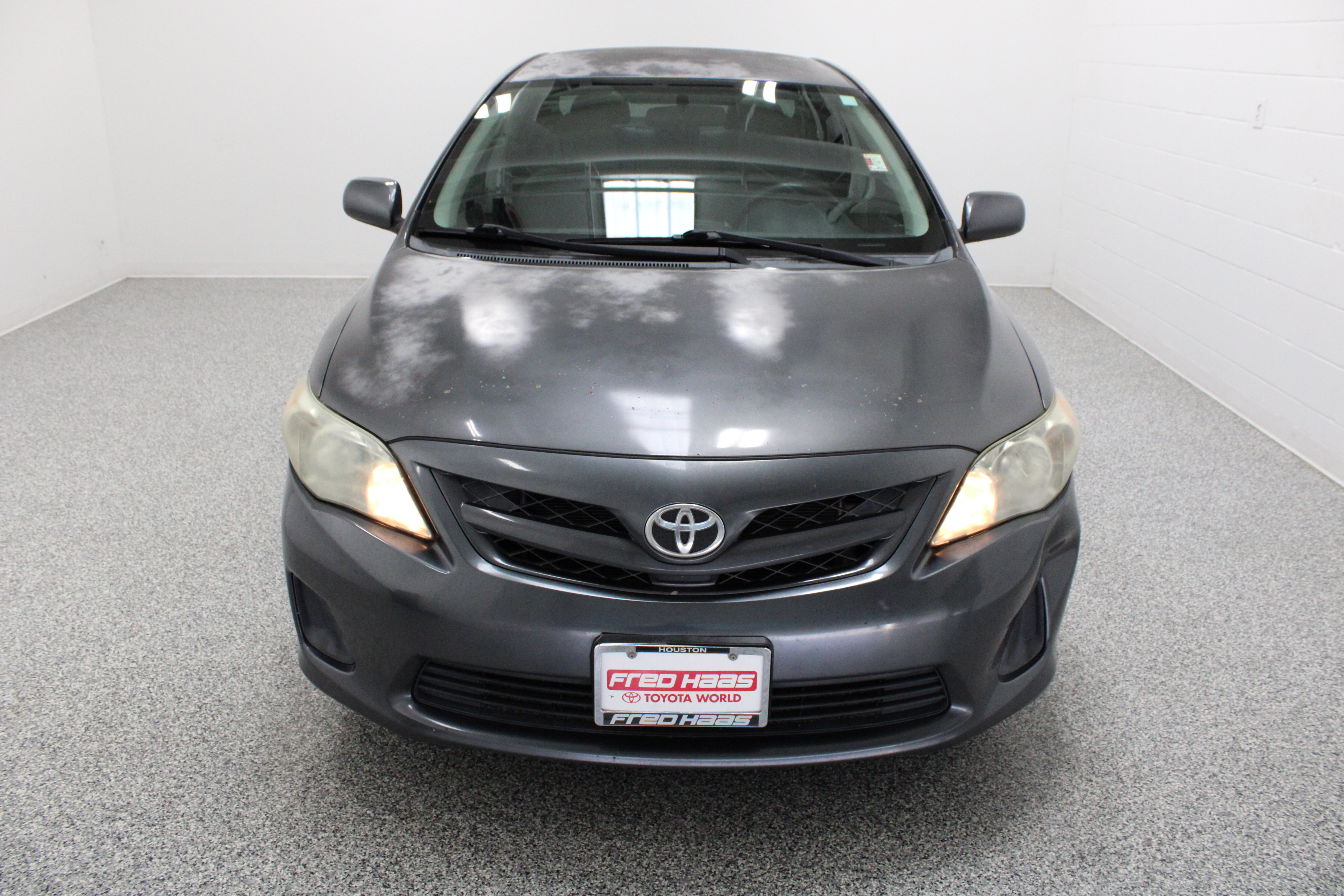 Used 2011 Toyota Corolla LE FWD image 3