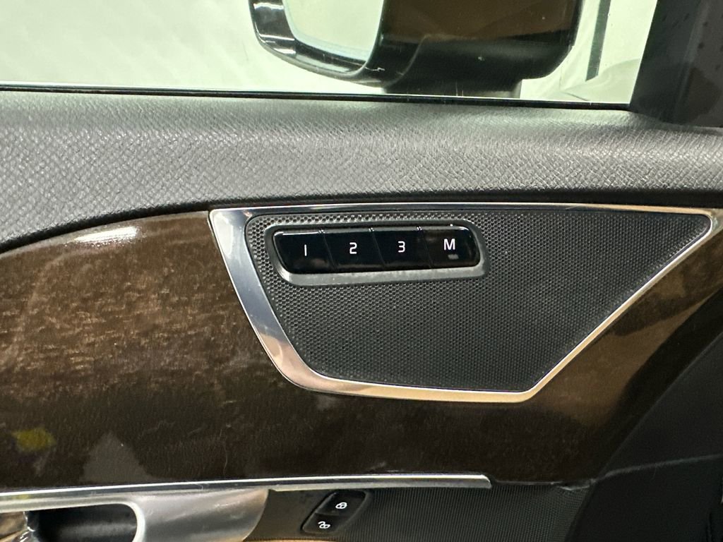 Used 2017 Volvo XC90 T6 Momentum w/ Vision Package AWD/4WD image 12