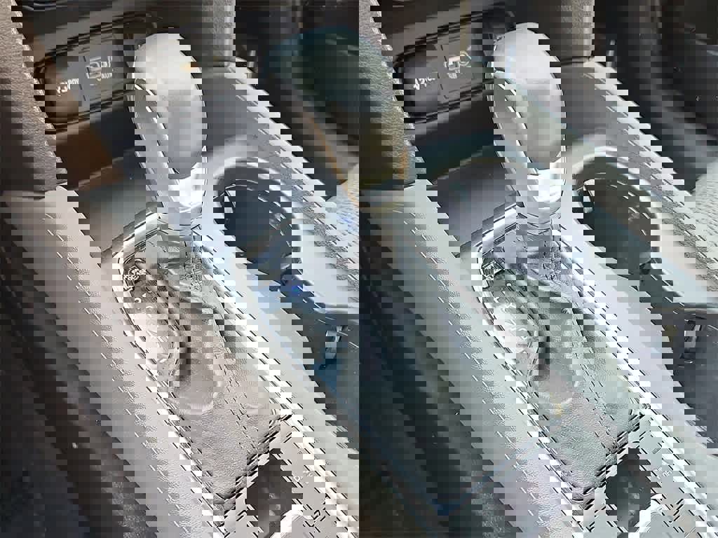 Used 2019 Hyundai Santa Fe SEL w/ Cargo Package image 14