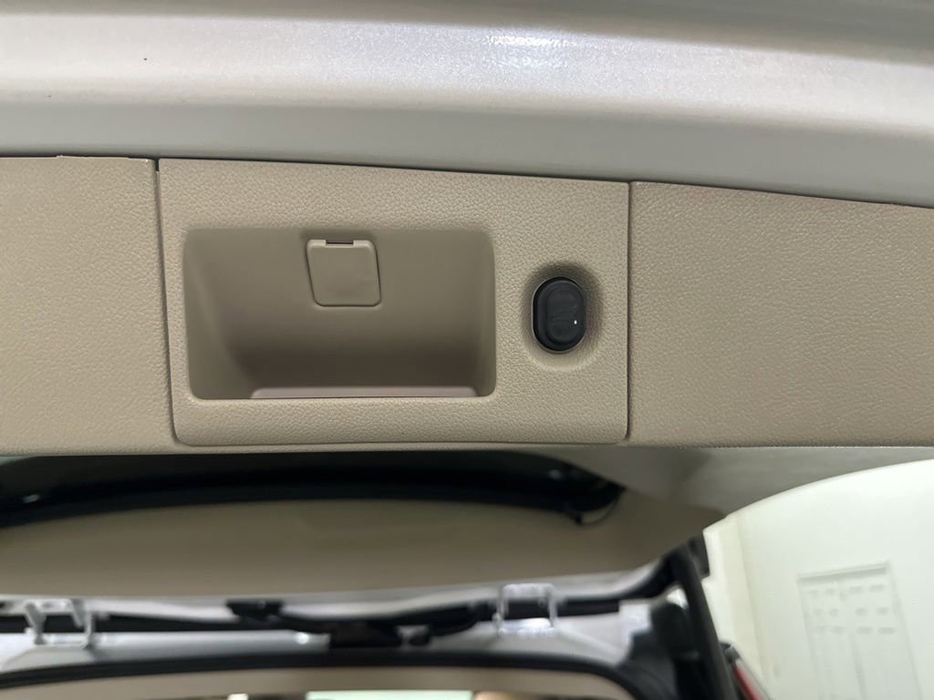 Used 2016 Cadillac Escalade Premium RWD image 15