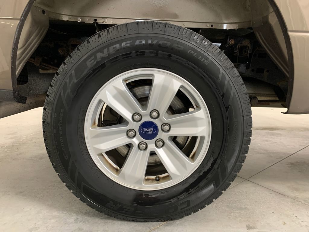 Used 2015 Ford F150 XLT image 9