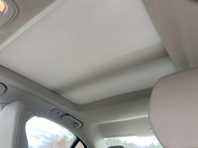 Certified 2025 Volvo S60 B5 Plus image 30