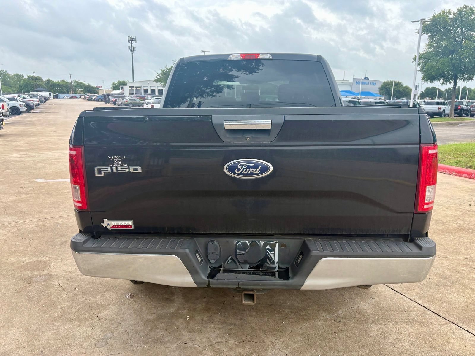 Used 2015 Ford F150 XLT w/ Equipment Group 301A Mid RWD image 4