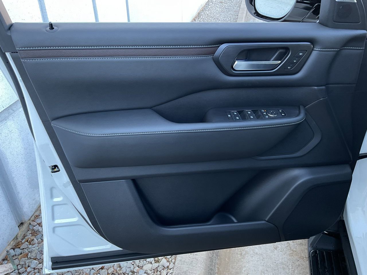 New 2026 Nissan Armada SL image 12