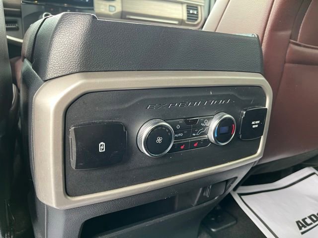 Used 2023 Ford Expedition Limited AWD/4WD image 9