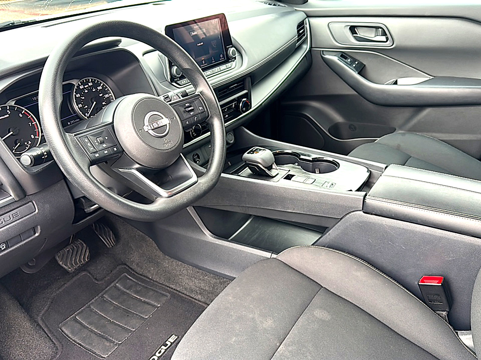 Used 2024 Nissan Rogue S image 12