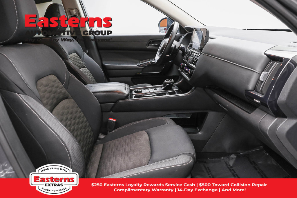Used 2024 Nissan Pathfinder S AWD/4WD image 25