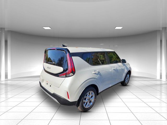 Used 2025 Kia Soul LX image 3