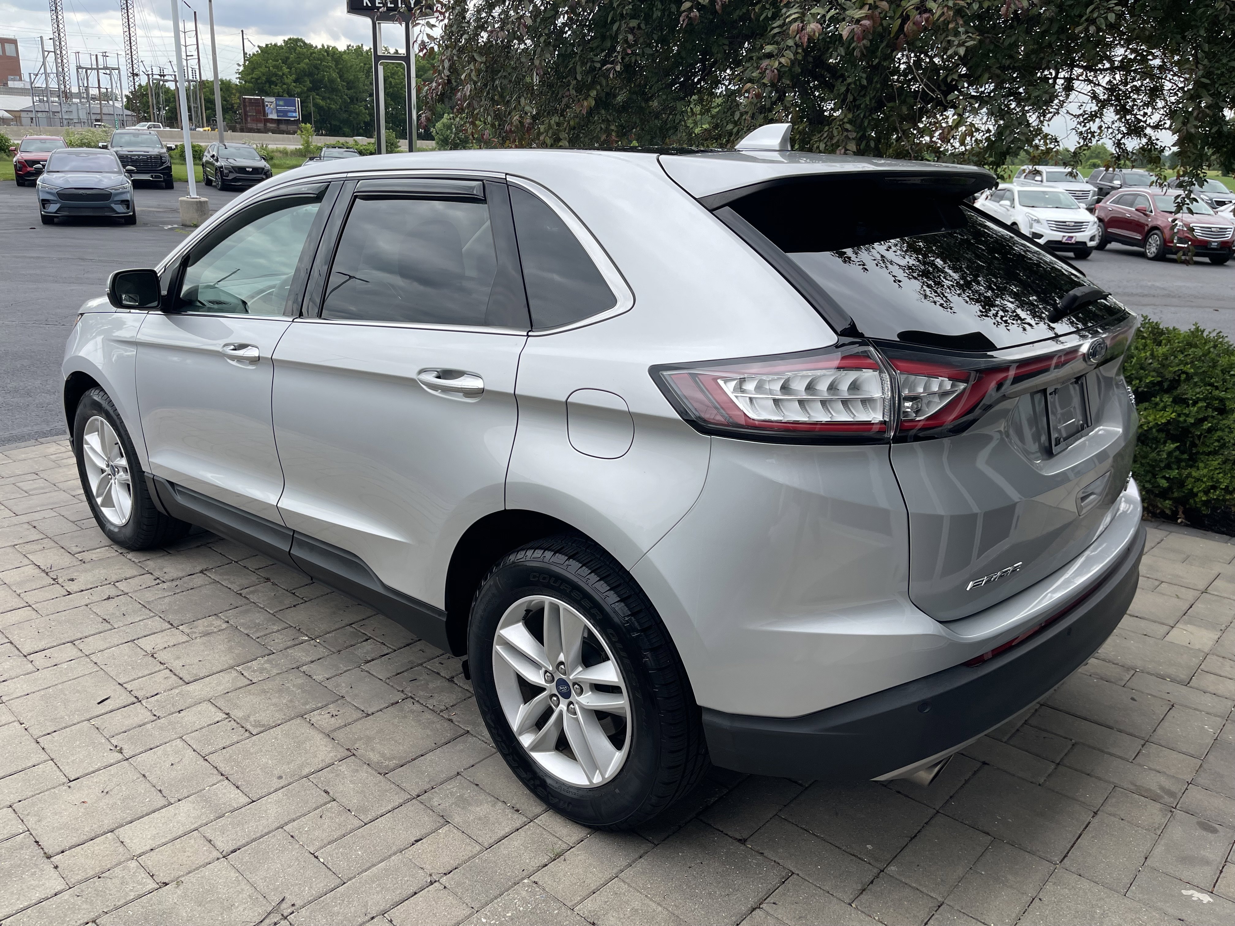 Used 2017 Ford Edge SEL w/ Equipment Group 201A AWD/4WD image 6