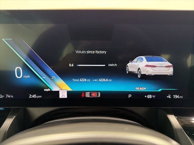 Used 2025 BMW i5 xDrive40 w/ Premium Package image 31