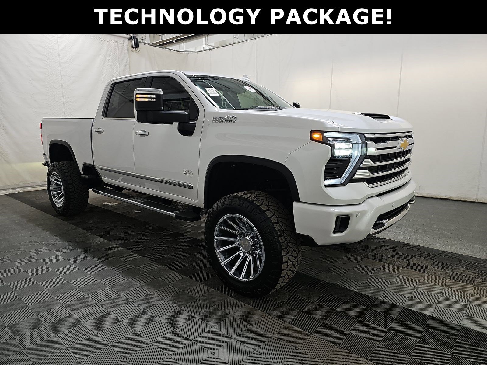 Used 2024 Chevrolet Silverado 3500 High Country w/ Technology Package image 3