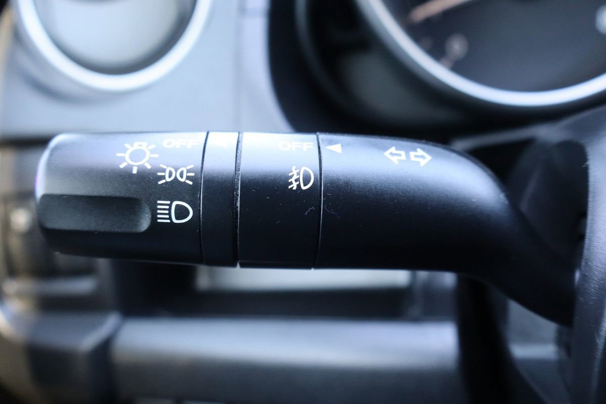 Used 2012 MAZDA MAZDA5 Touring w/ Moonroof & Audio Pkg image 31