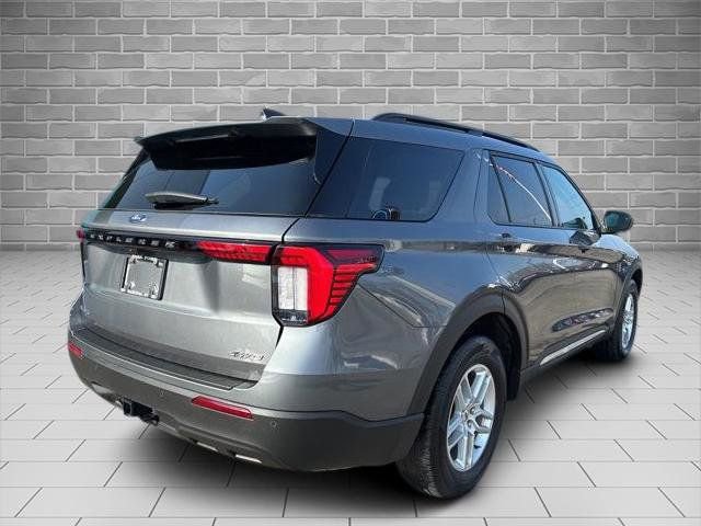 Certified 2025 Ford Explorer Active image 4