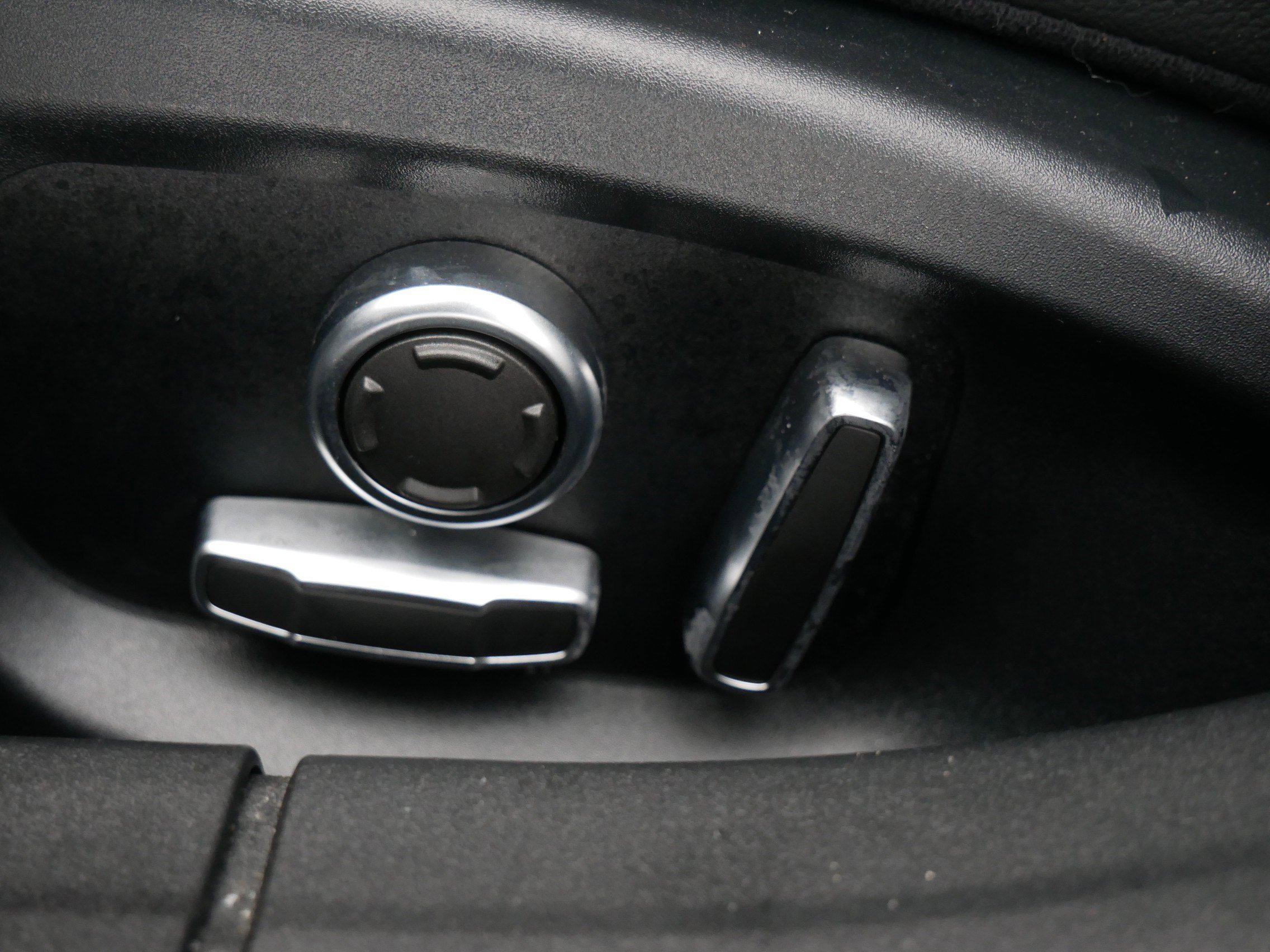 Used 2020 Jaguar XF Prestige image 19