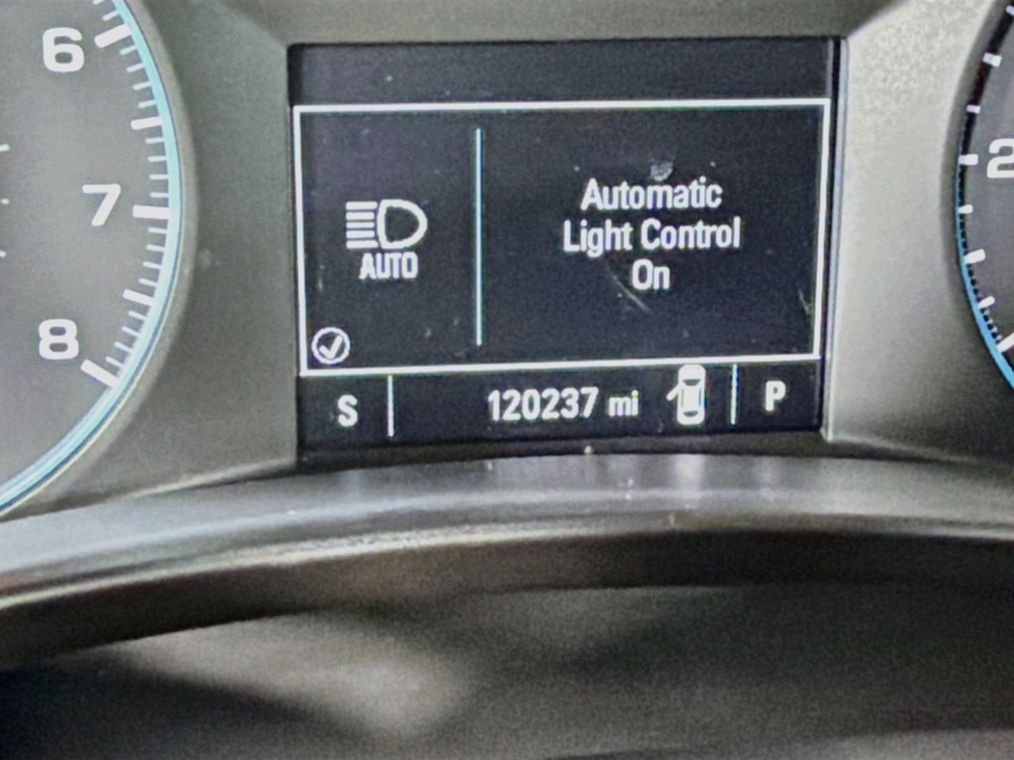 Used 2018 Chevrolet Equinox LT FWD image 19