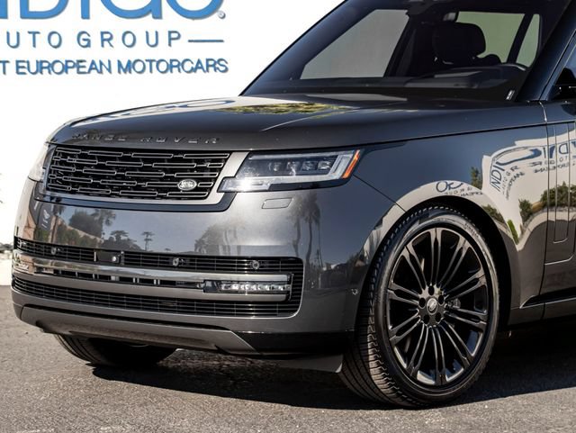 Used 2023 Land Rover Range Rover Long Wheelbase SE AWD/4WD image 2