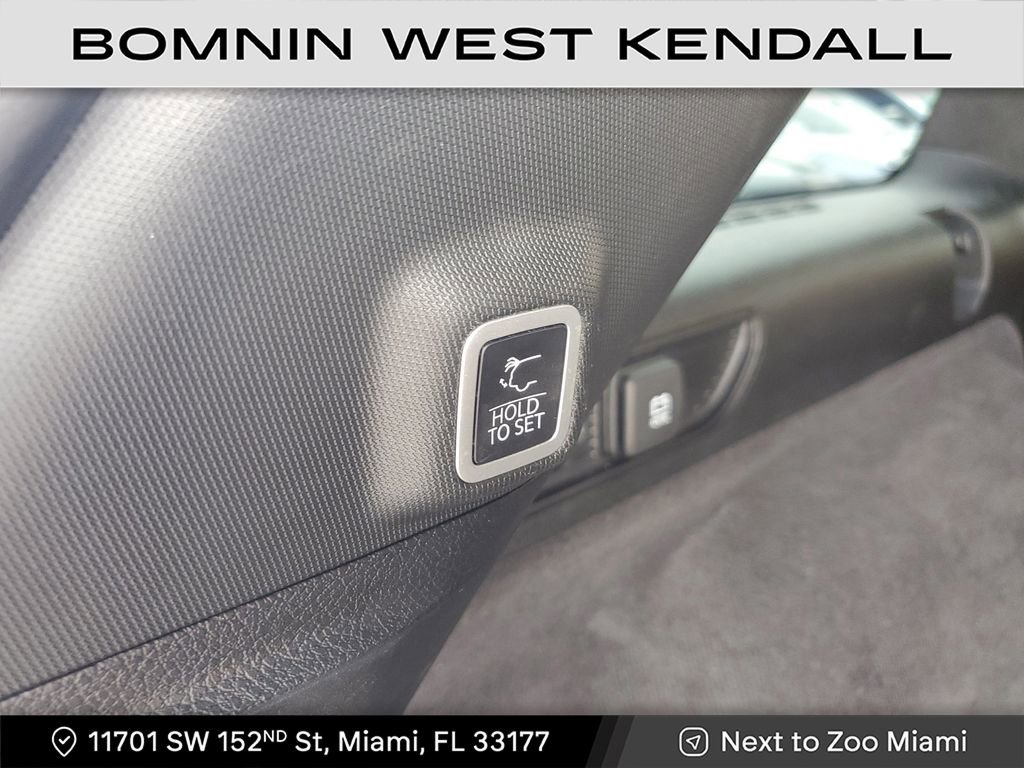 Used 2023 Jeep Grand Cherokee Summit image 12