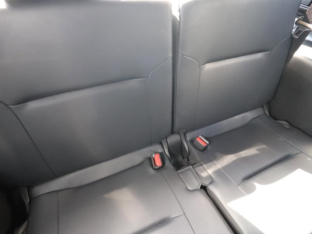 Used 2024 Mitsubishi Outlander SE Black Edition image 13