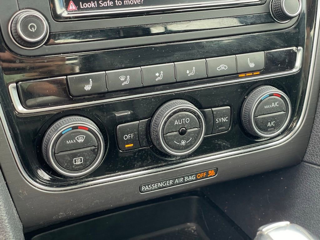 Used 2017 Volkswagen Passat 1.8T R-Line image 19