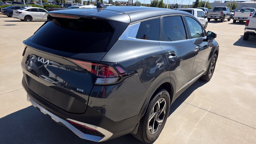 Used 2023 Kia Sportage LX AWD/4WD image 5