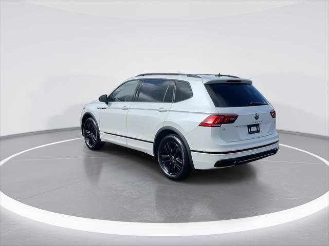 Certified 2022 Volkswagen Tiguan SE R-Line AWD/4WD image 6