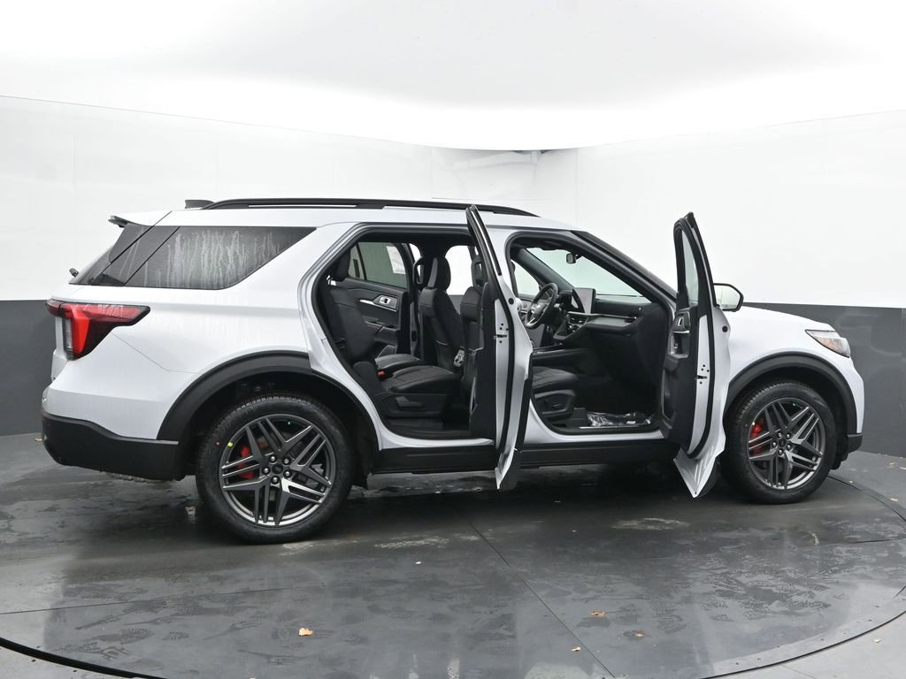 New 2026 Ford Explorer ST-Line w/ ST-Line Street Pack image 57