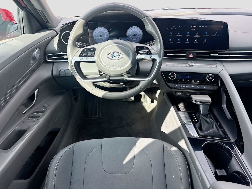 Used 2023 Hyundai Elantra SEL w/ Convenience Package image 22