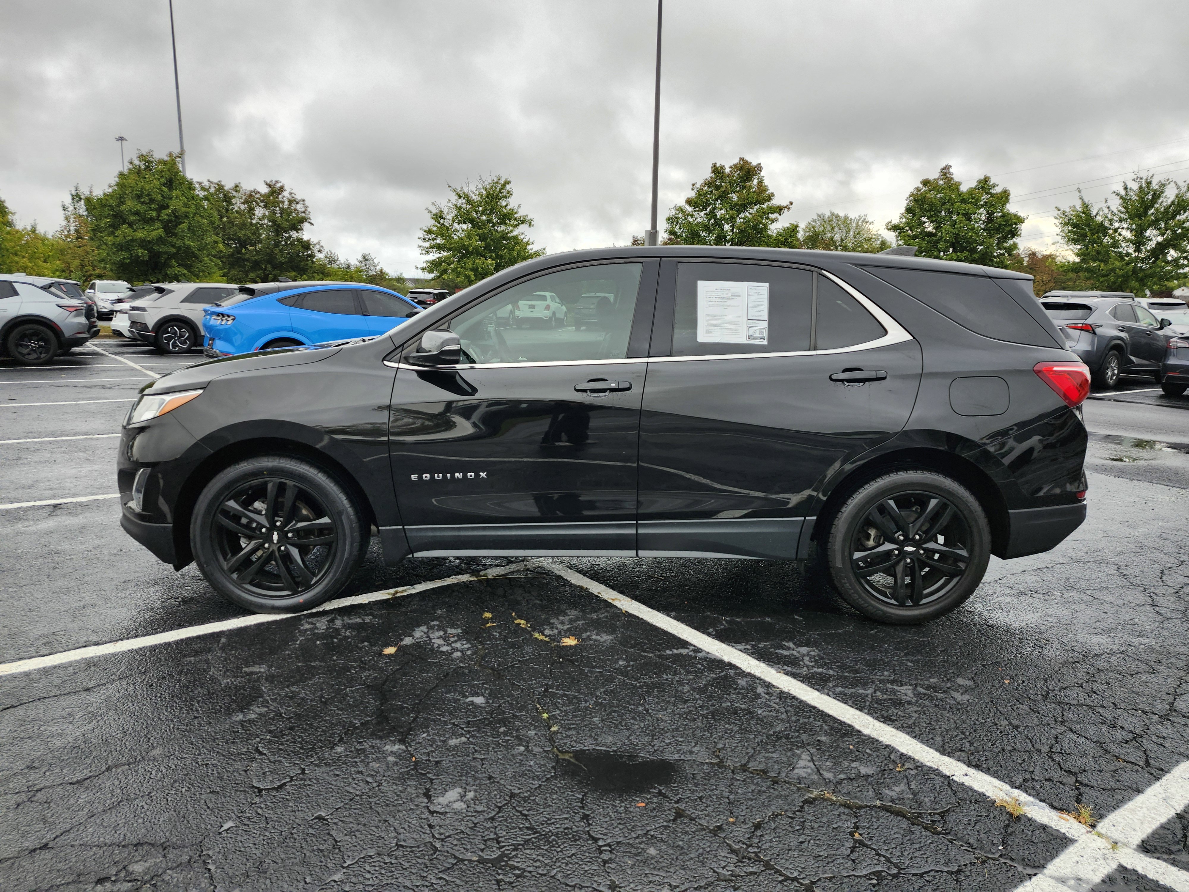 Used 2020 Chevrolet Equinox LT w/ Midnight Edition image 8