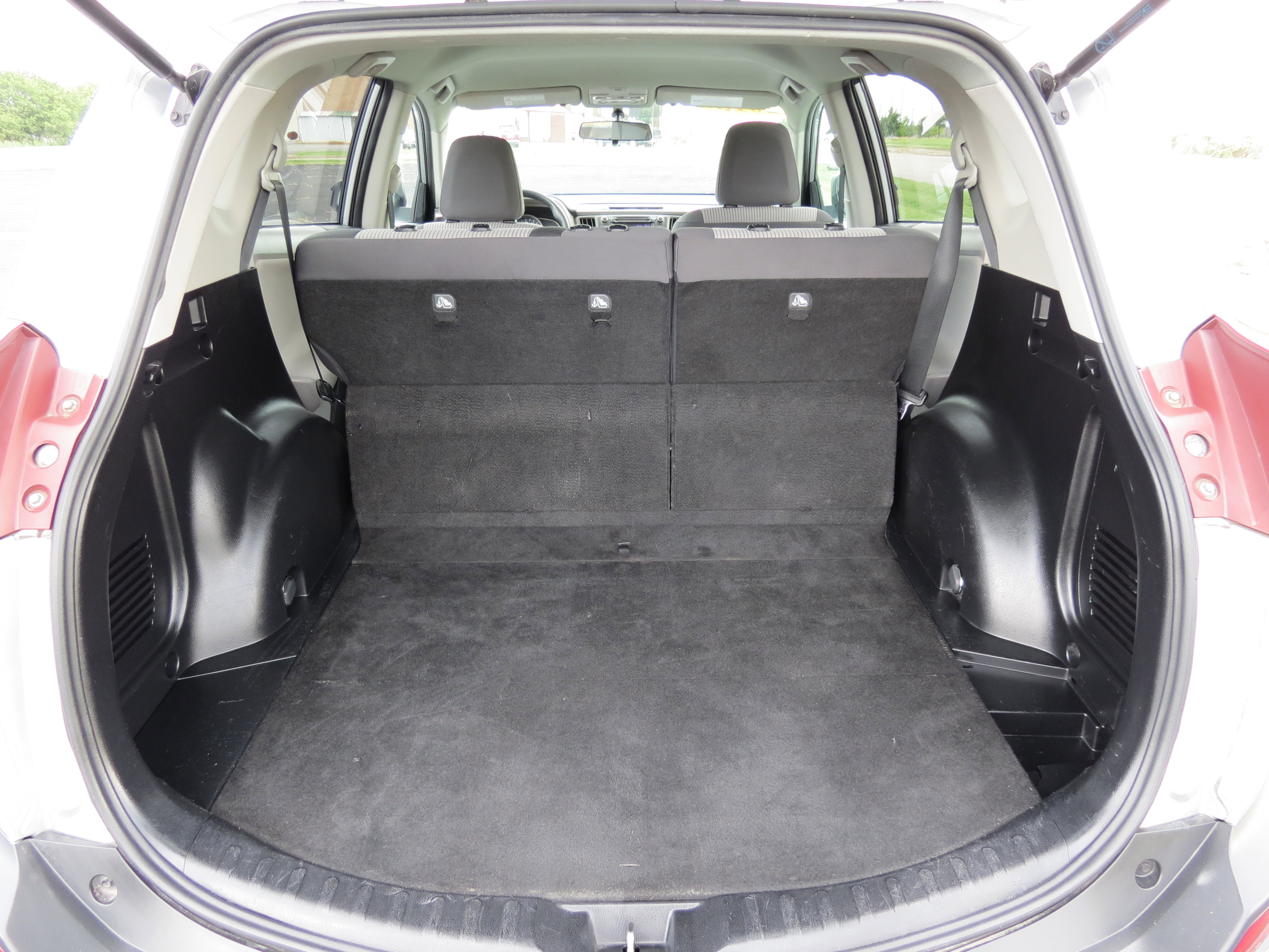 Used 2013 Toyota RAV4 LE FWD image 33