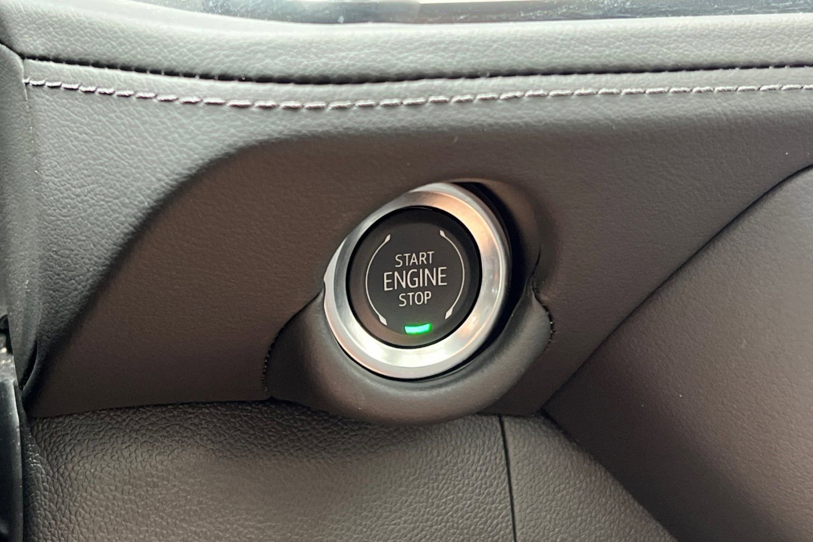 Used 2025 Chevrolet Suburban LT w/ Comfort Package image 28