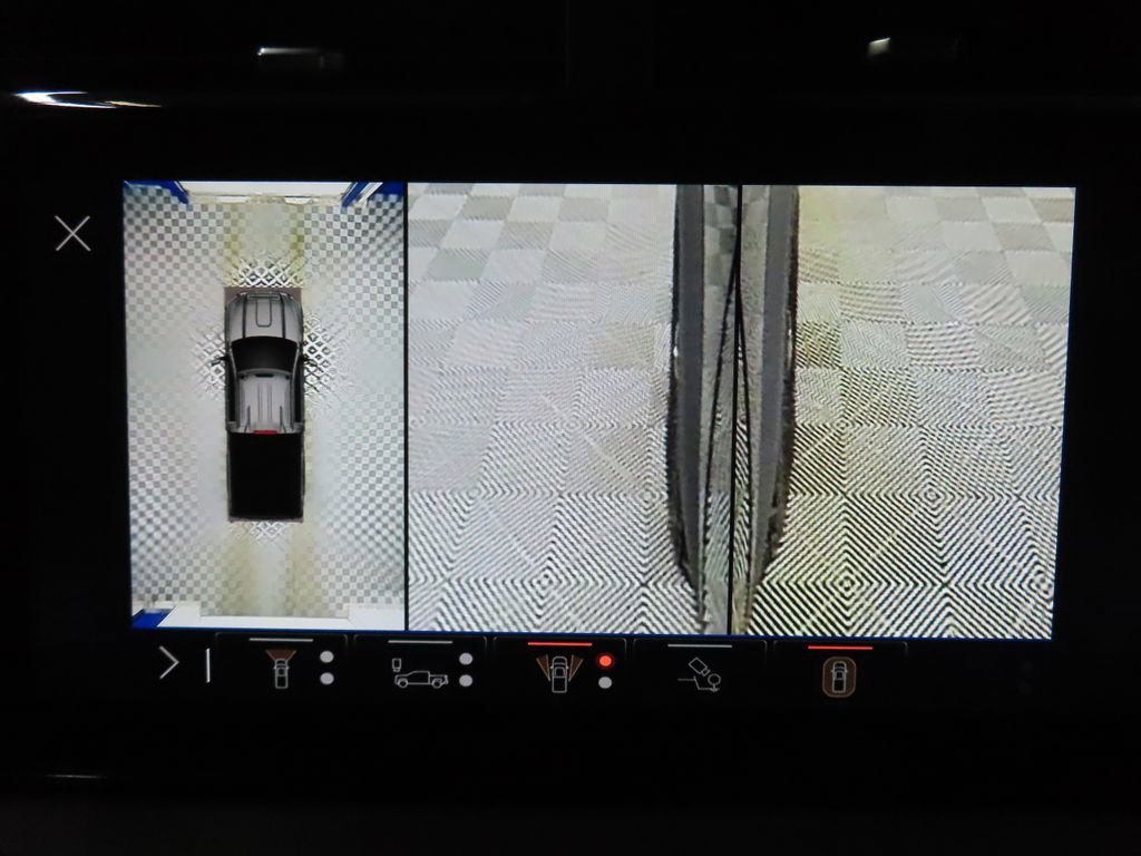 Used 2025 GMC Sierra 2500 AT4 image 17