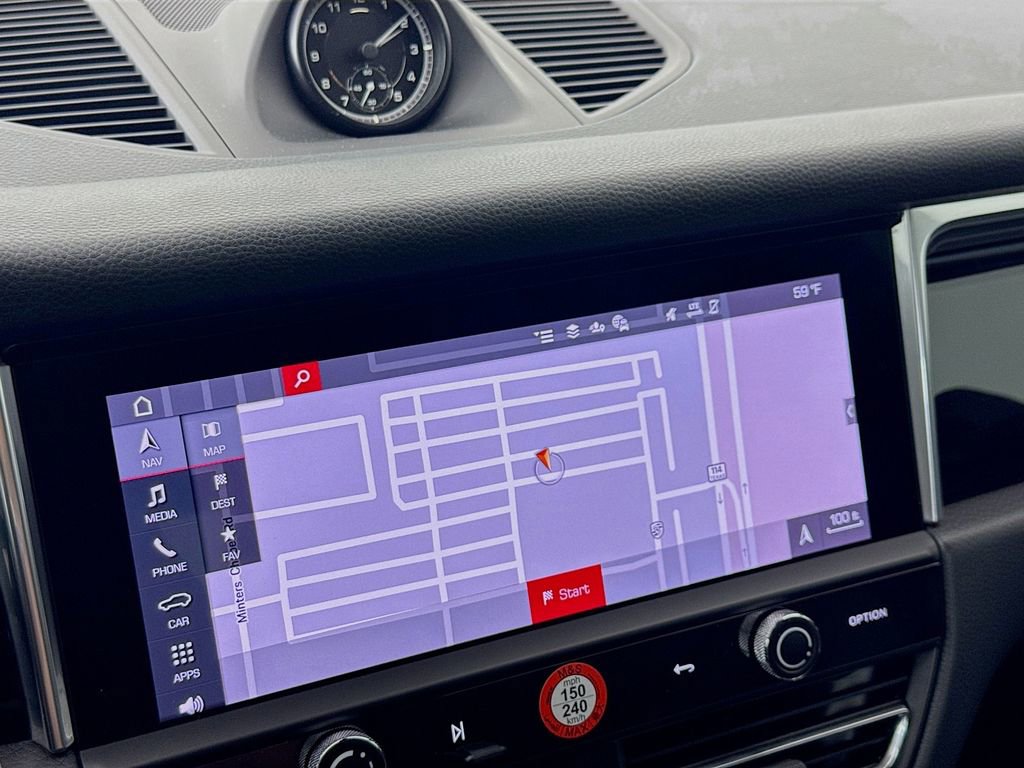 Certified 2025 Porsche Macan image 19