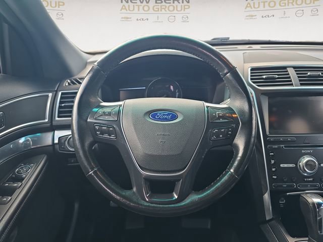 Used 2016 Ford Explorer Limited w/ Equipment Group 301A FWD image 12