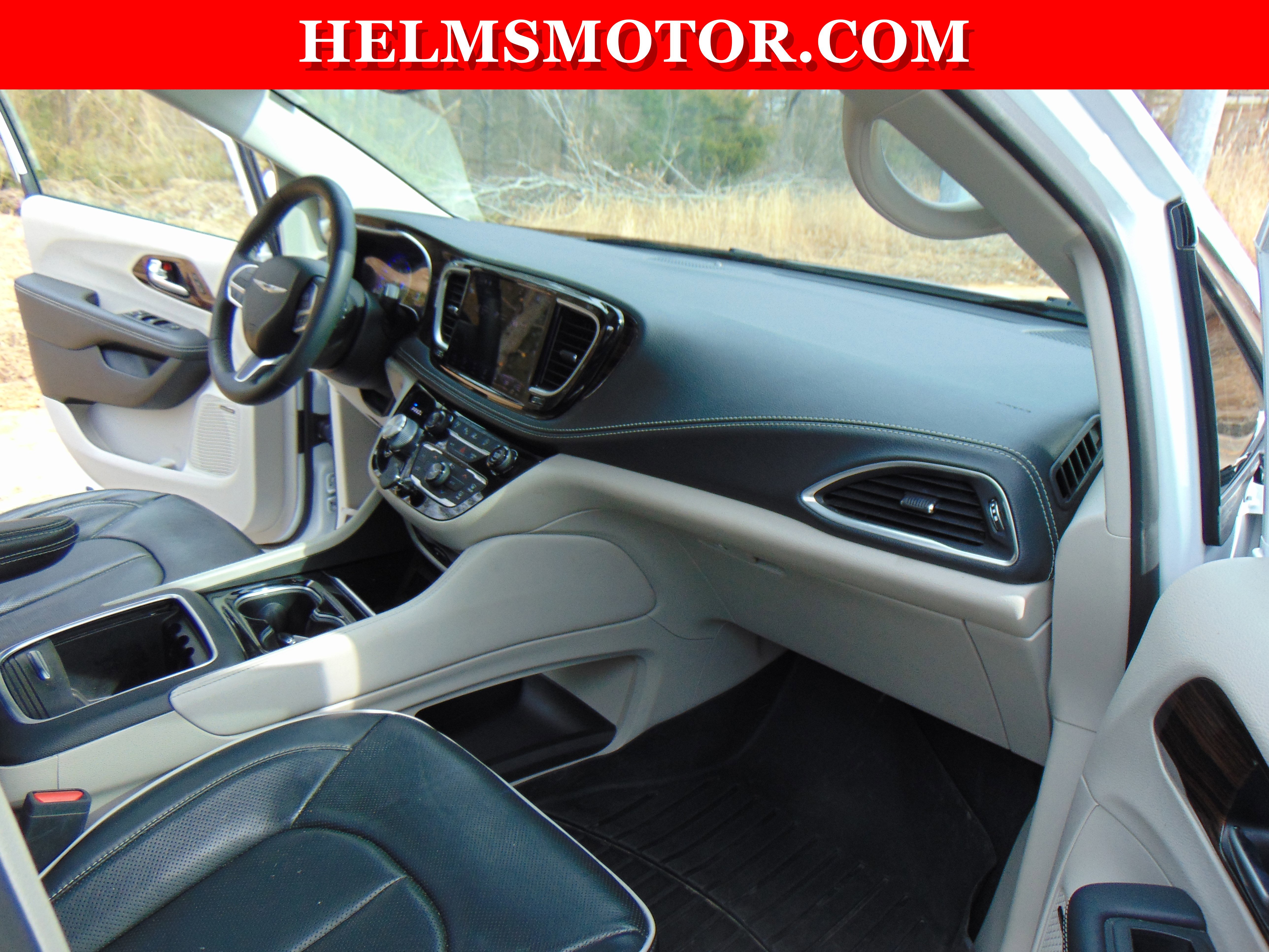 Certified 2022 Chrysler Pacifica Limited w/ Uconnect Theater Family Group image 50