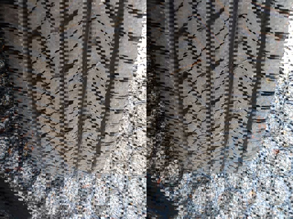 Used 2021 Volvo XC40 T5 R-Design w/ Protection Package Premier image 28