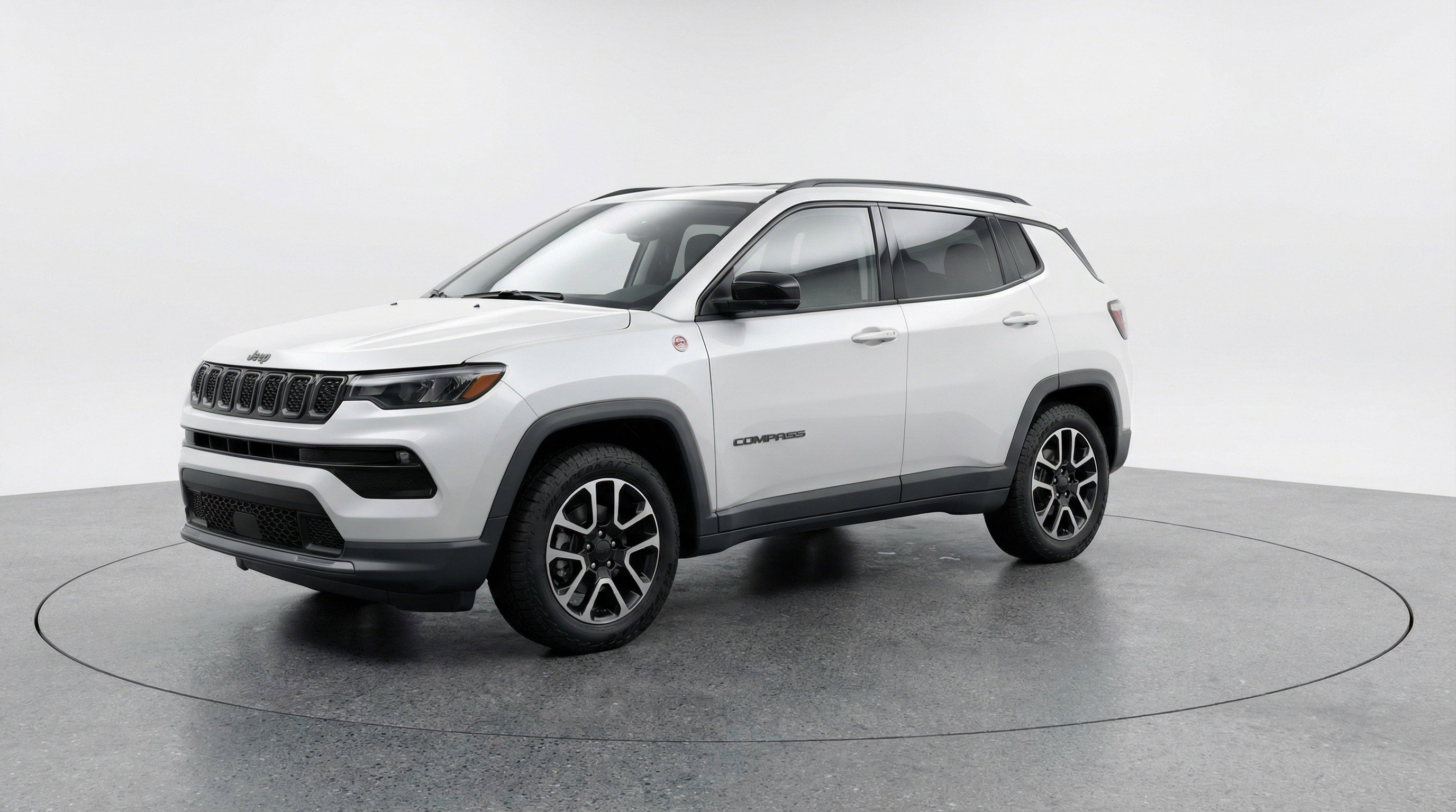 Used 2025 Jeep Compass Trailhawk AWD/4WD image 3