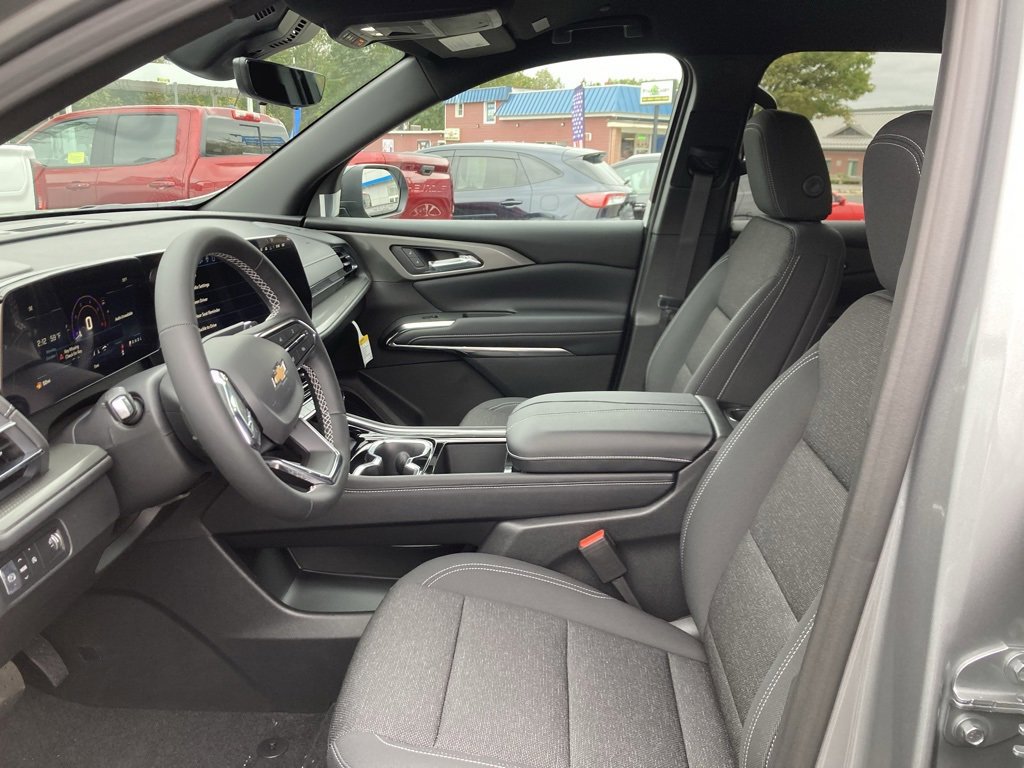 New 2026 Chevrolet Traverse LT w/ Driver Confidence Package image 9