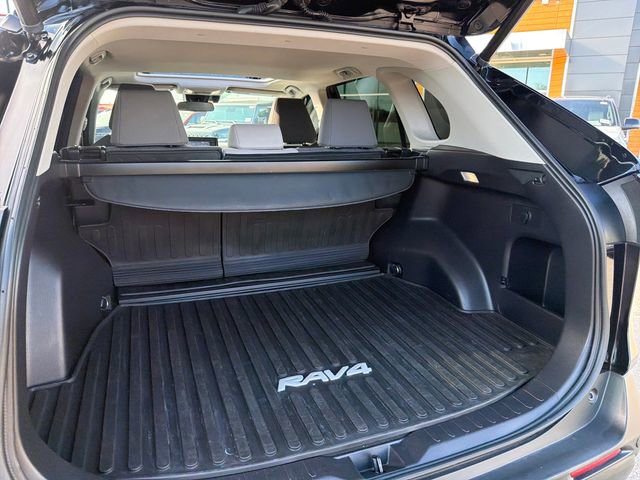 Used 2022 Toyota RAV4 XLE w/ Convenience Package image 27