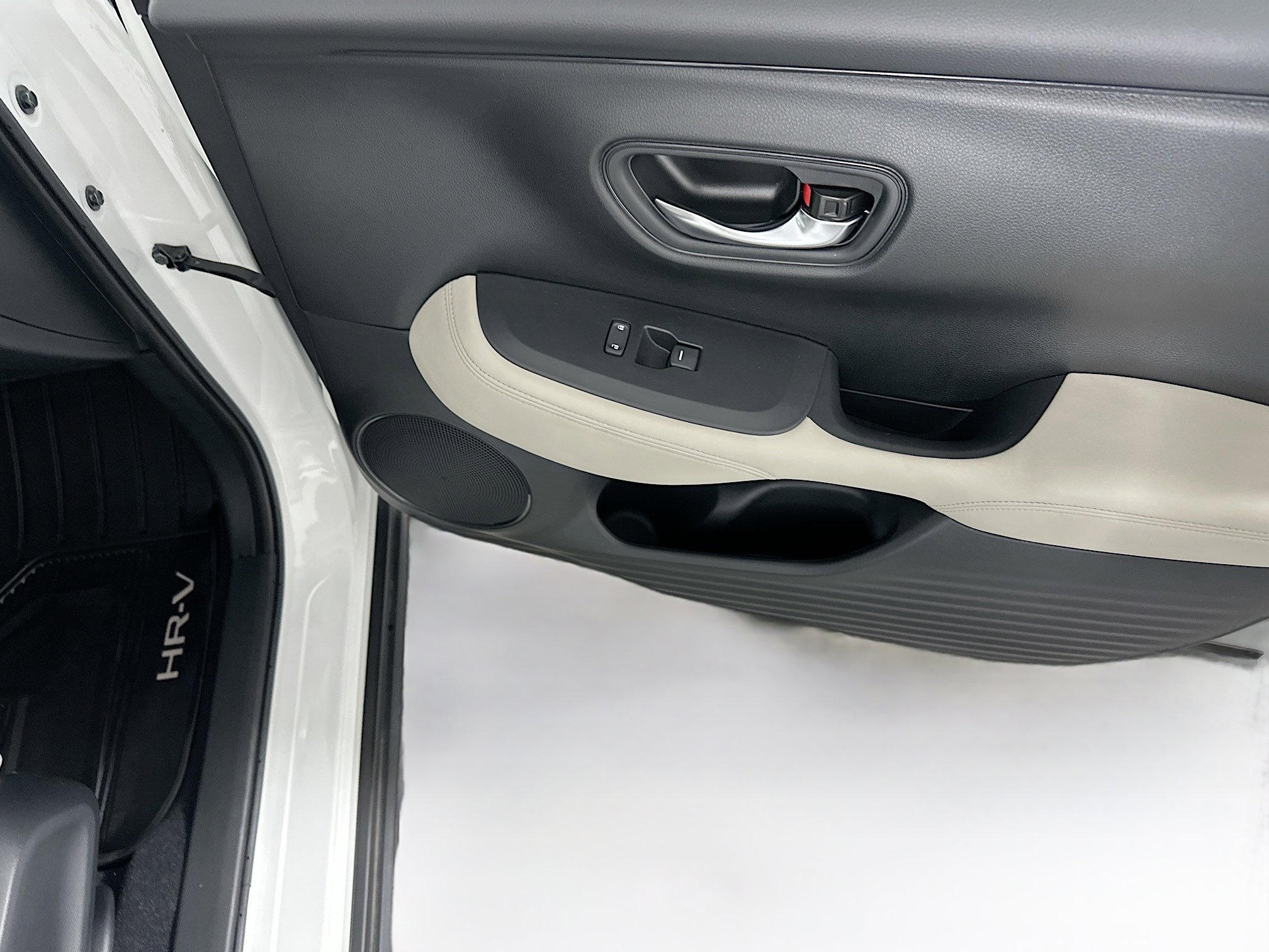 Used 2024 Honda HR-V LX image 29