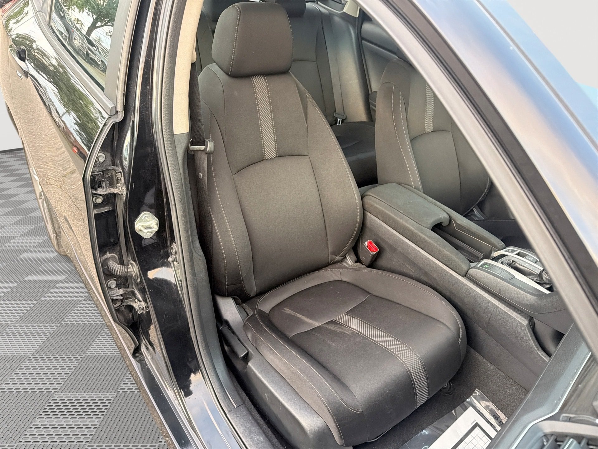 Used 2020 Honda Civic EX image 28