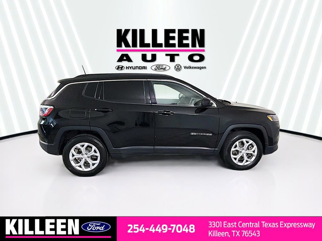 Used 2024 Jeep Compass Latitude image 9