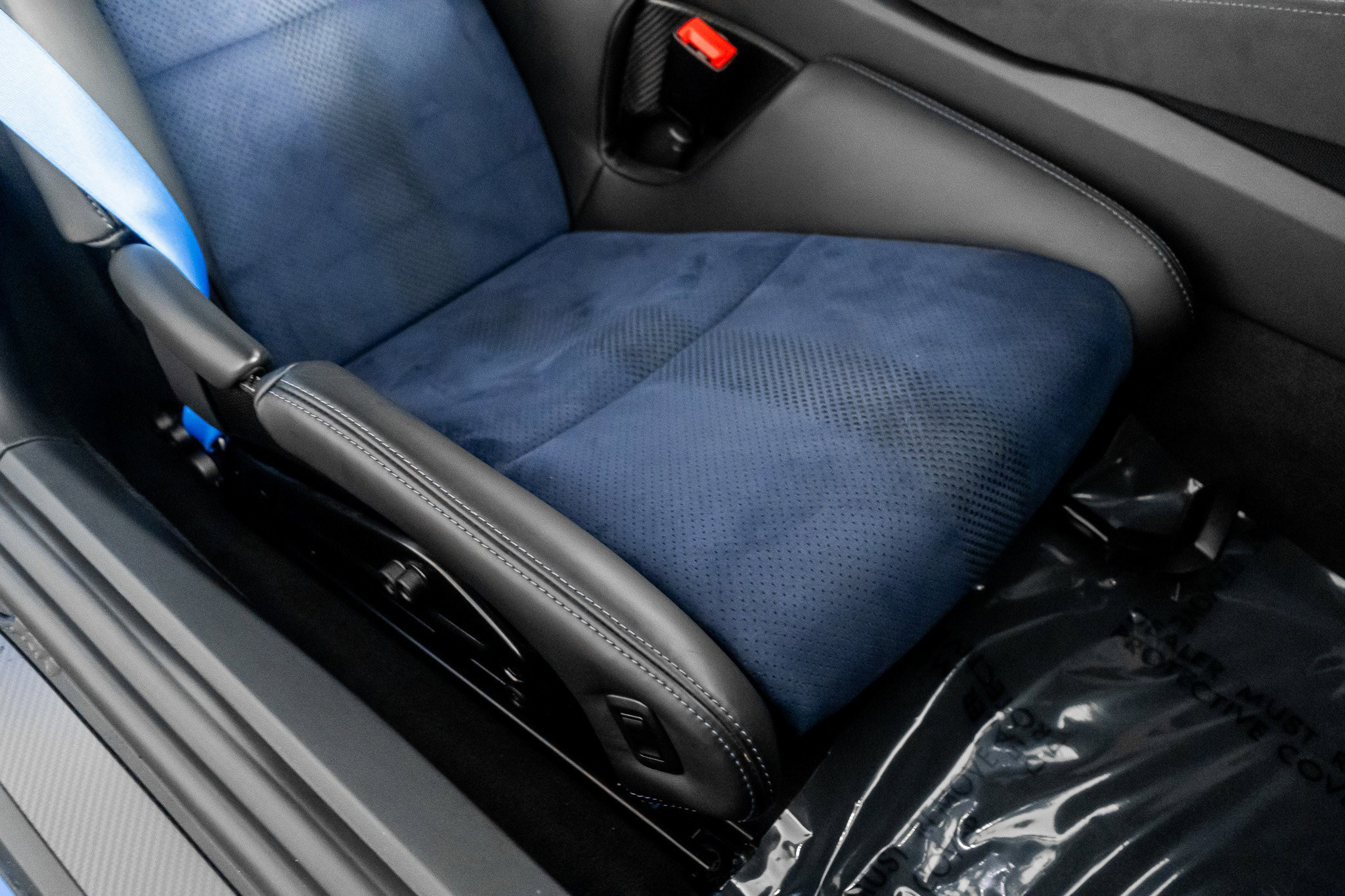 Used 2023 Porsche 718 Cayman GT4 RS w/ Weissach Package image 35