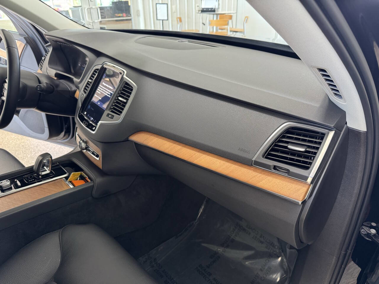 Used 2024 Volvo XC90 B6 Core w/ Protection Package Premier image 39