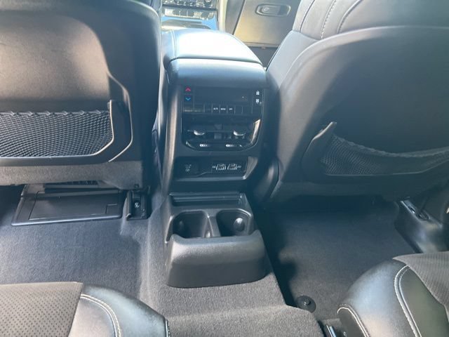 Used 2024 Jeep Grand Cherokee L Altitude AWD/4WD image 19