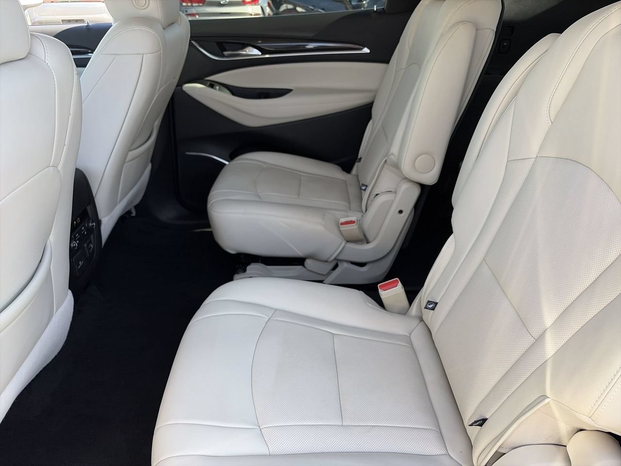 Used 2024 Buick Enclave Premium w/ Experience Buick Package AWD/4WD image 16