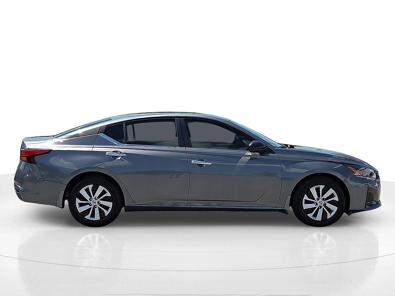 Used 2024 Nissan Altima 2.5 S image 6