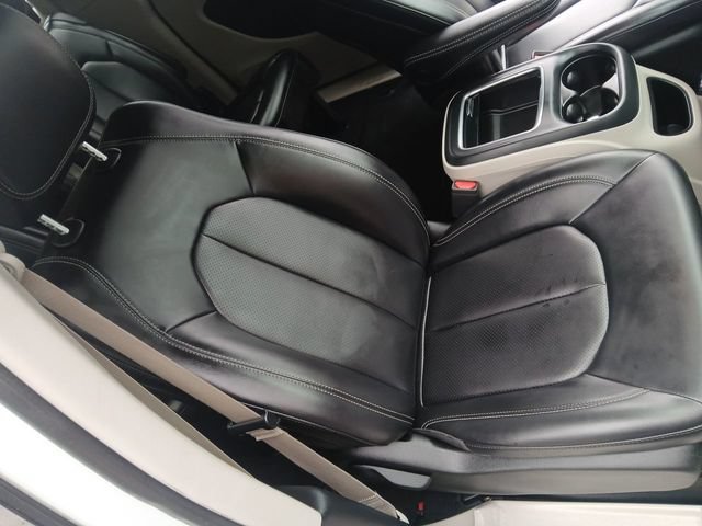 Used 2023 Chrysler Pacifica Touring-L FWD image 25
